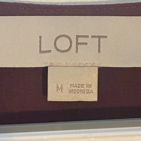 Loft Women's Size M Long Sleeve Button Cuff Blouse Maroon Square Collar Soft - Picture 5 of 9